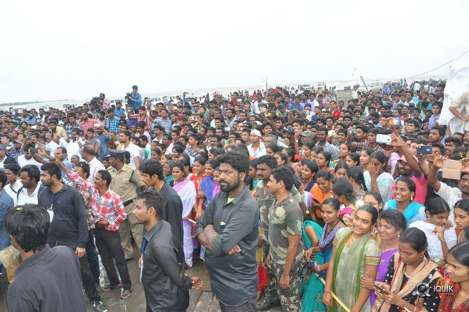 Jaya-Janaki-Nayaka-Movie-Vijayotsava-Veduka-At-Hamsala-Deevi